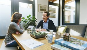 Persönliches Gespräch über den Maklerauftrag